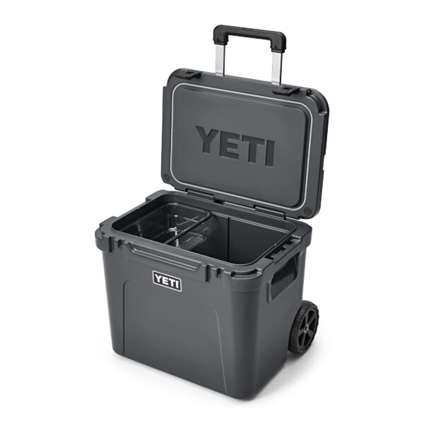 YETI Roadie 60 Rollkühler mit einziehbarem Periskopgriff, Anthrazit – Bild 7